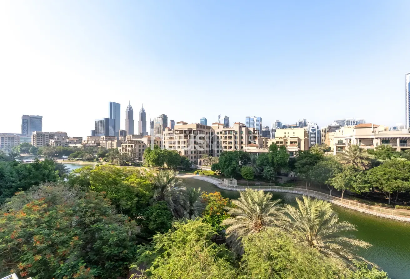 Corner Duplex| Fully Upgraded| Golf and Canal View