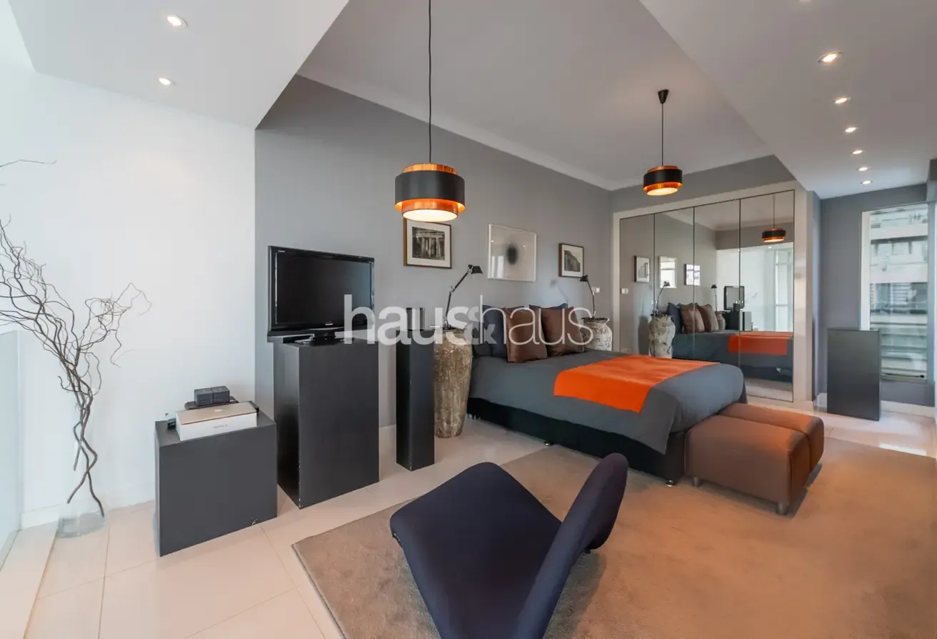 Corner Duplex| Fully Upgraded| Golf and Canal View