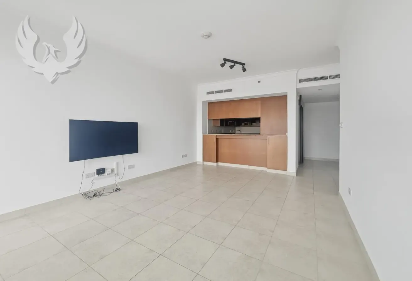 Vacant | High Floor | Golf and Pool View