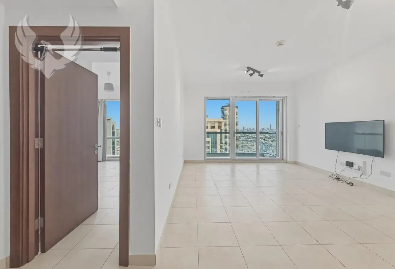 Vacant | High Floor | Golf and Pool View