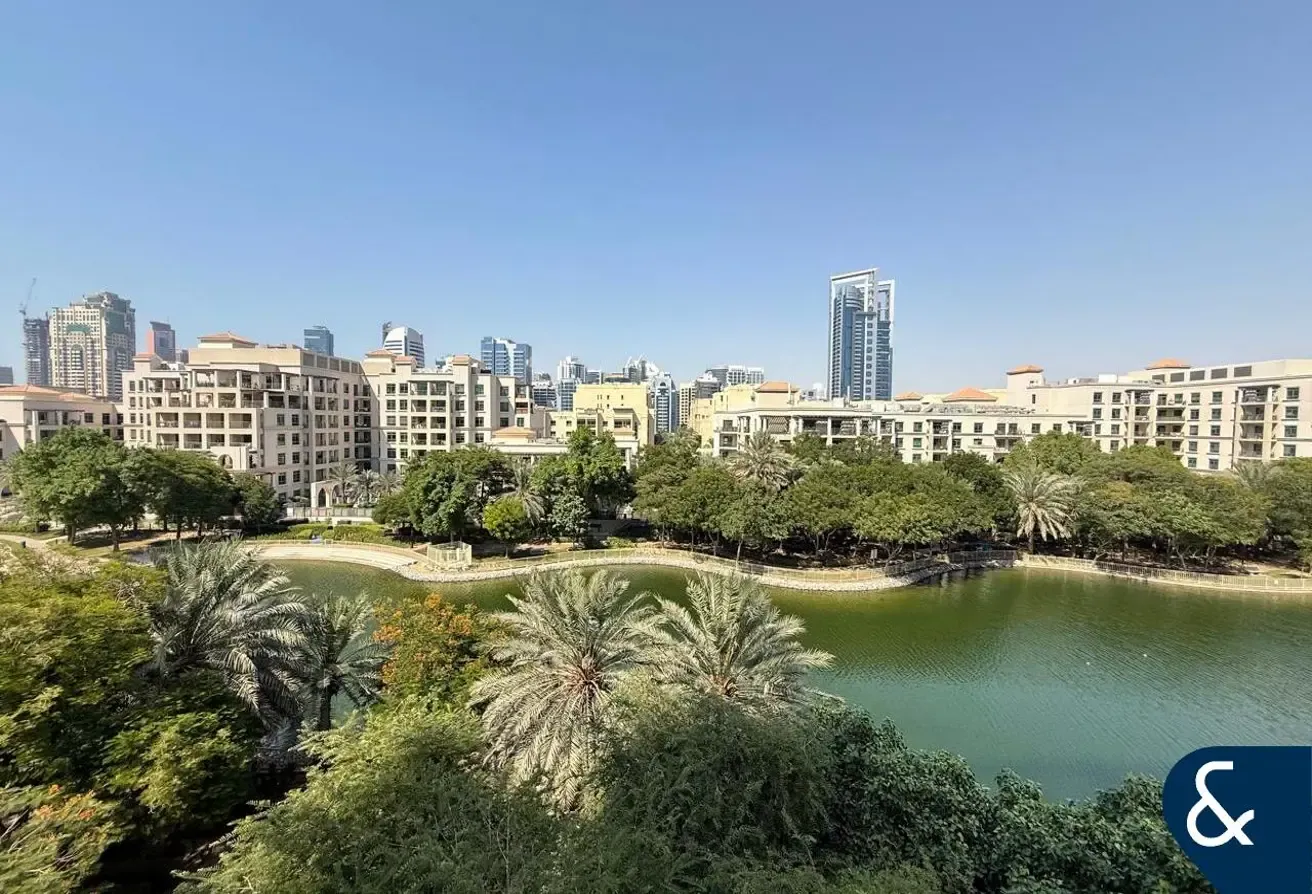Upgraded | Two Room | Canal Views | Duplex