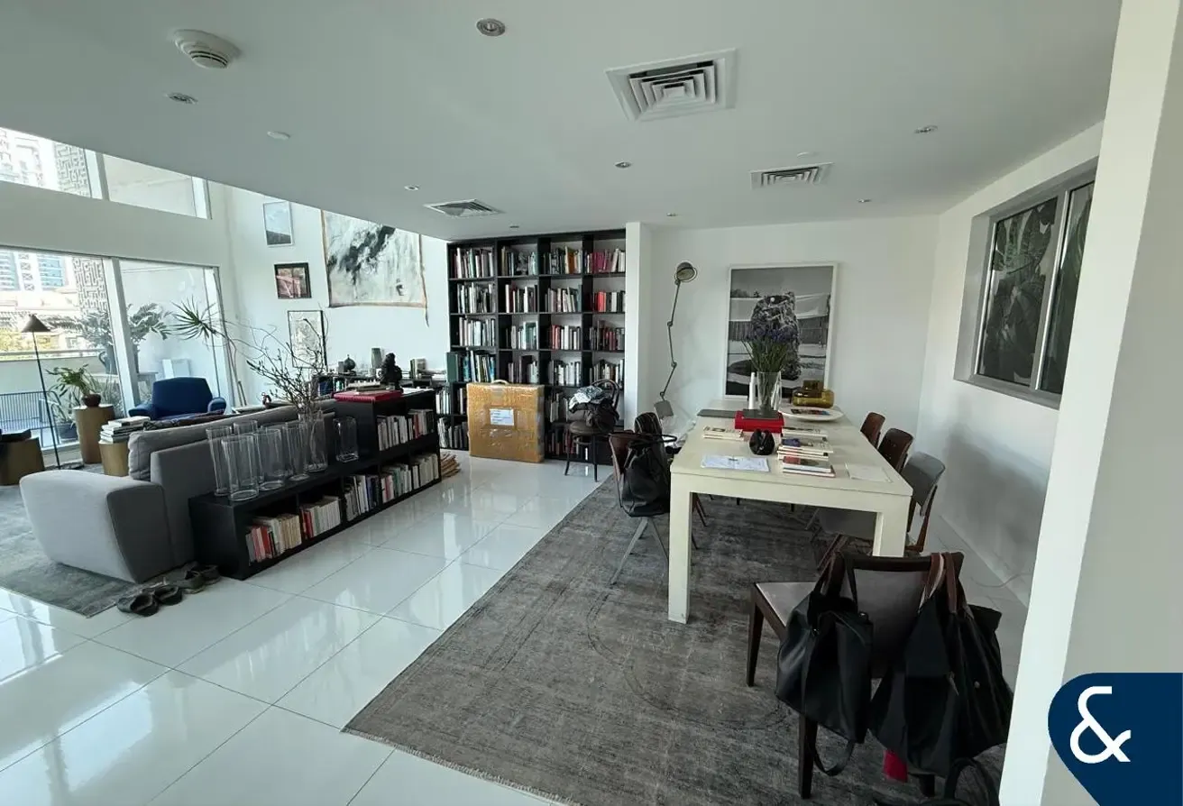 Upgraded | Two Room | Canal Views | Duplex