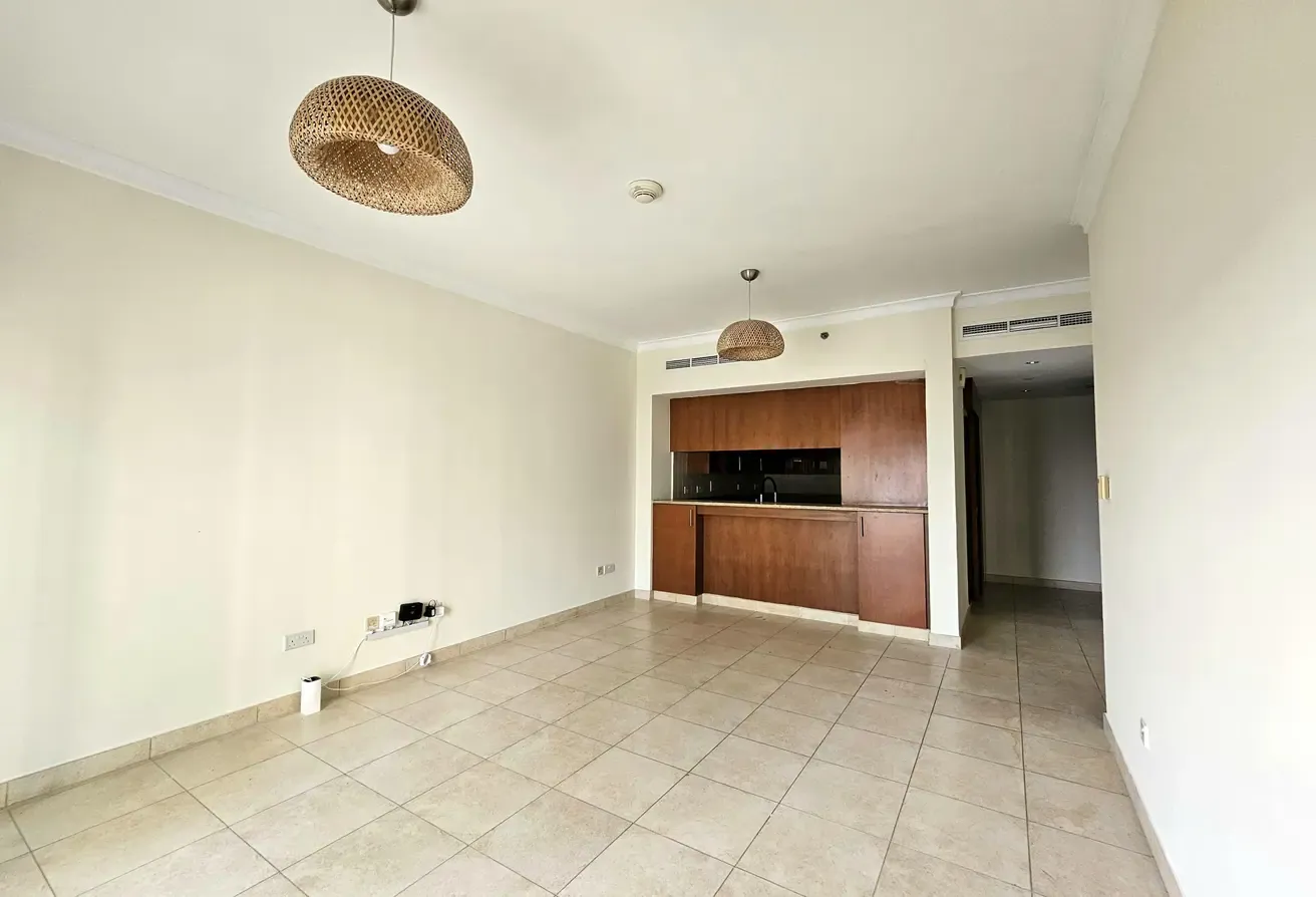1 Bedroom | Golf course views | High floor