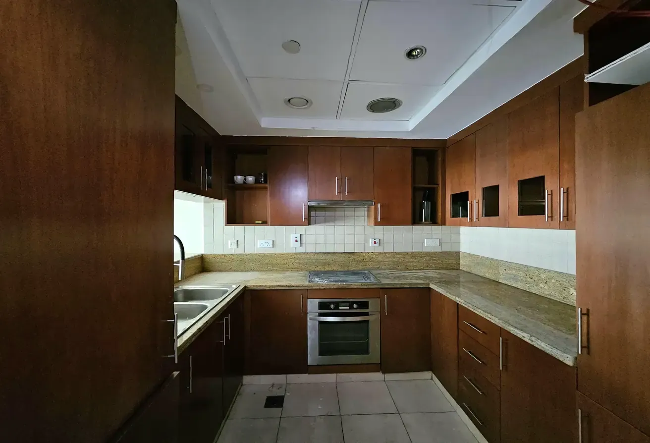 1 Bedroom | Golf course views | High floor