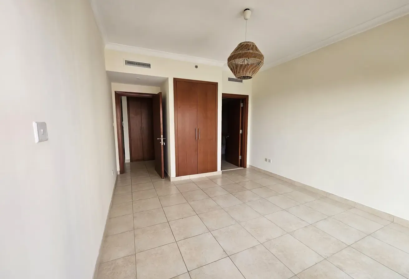 1 Bedroom | Golf course views | High floor