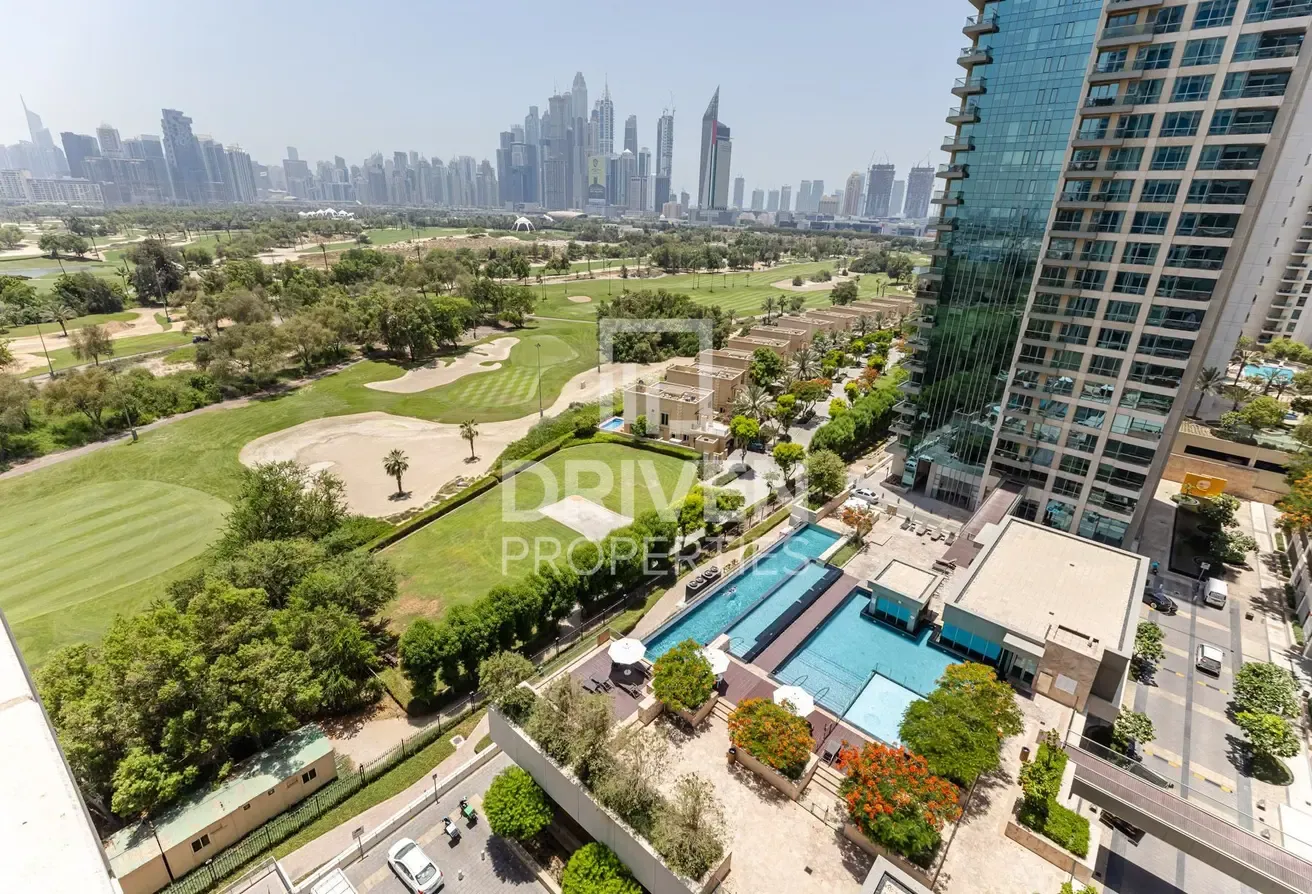 Golf and Lake View | Vacant | Spacious Layout