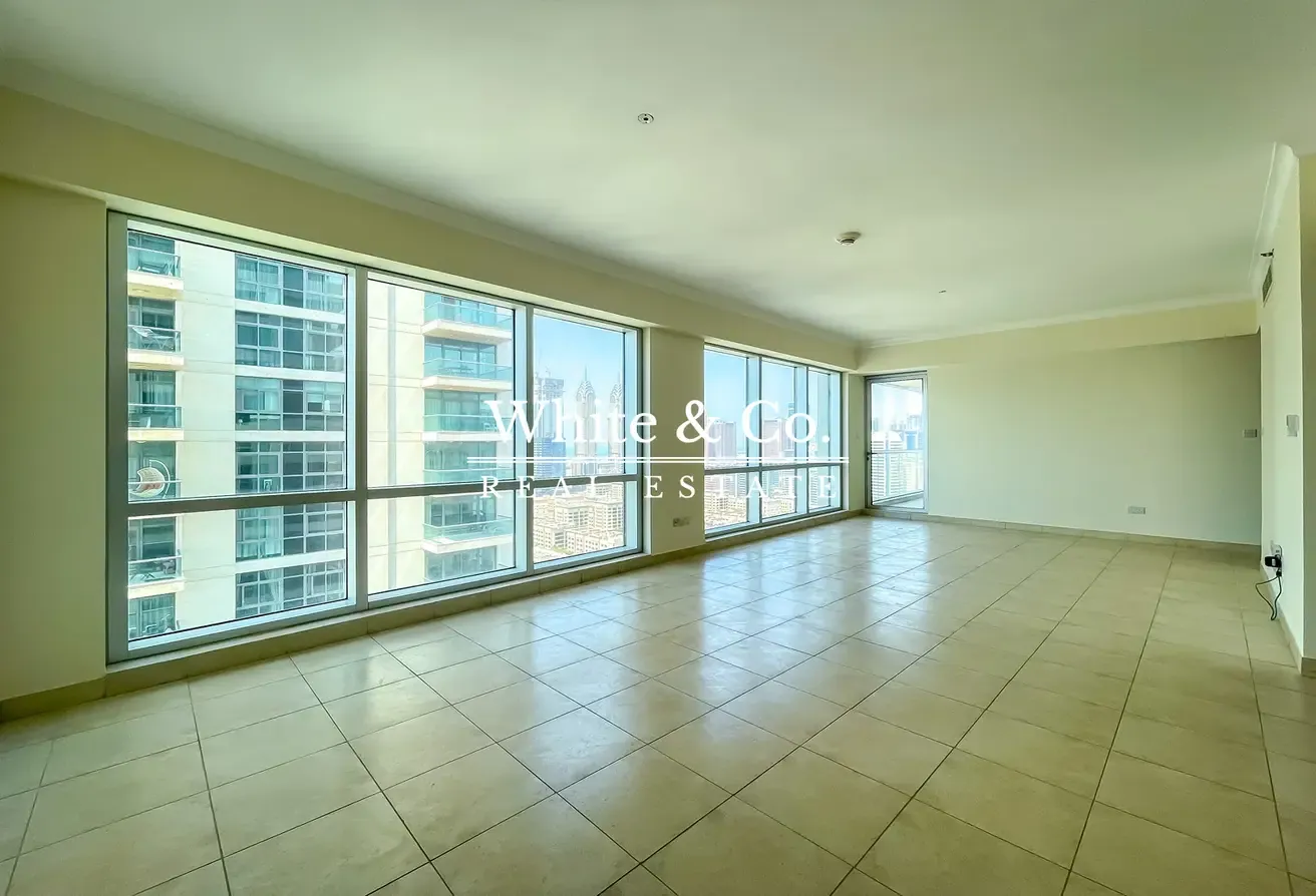 Golf & Lake View | Tenanted | High Floor