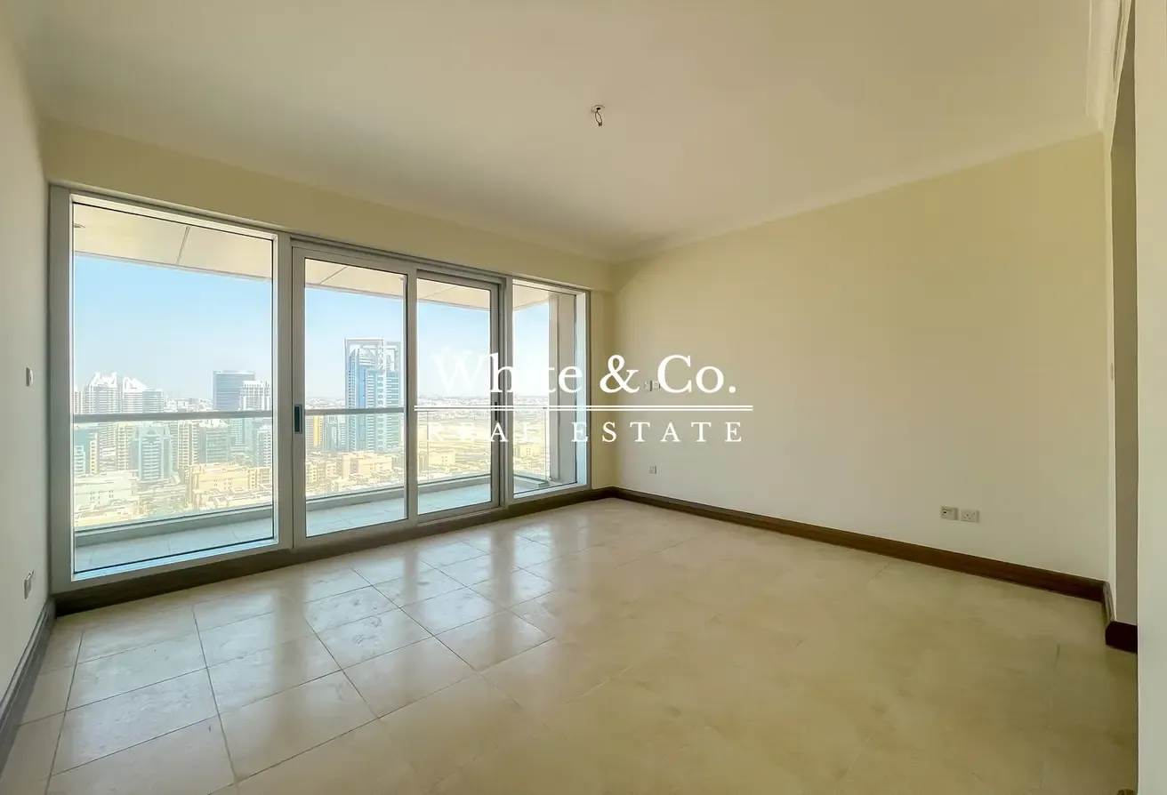 Golf & Lake View | Tenanted | High Floor