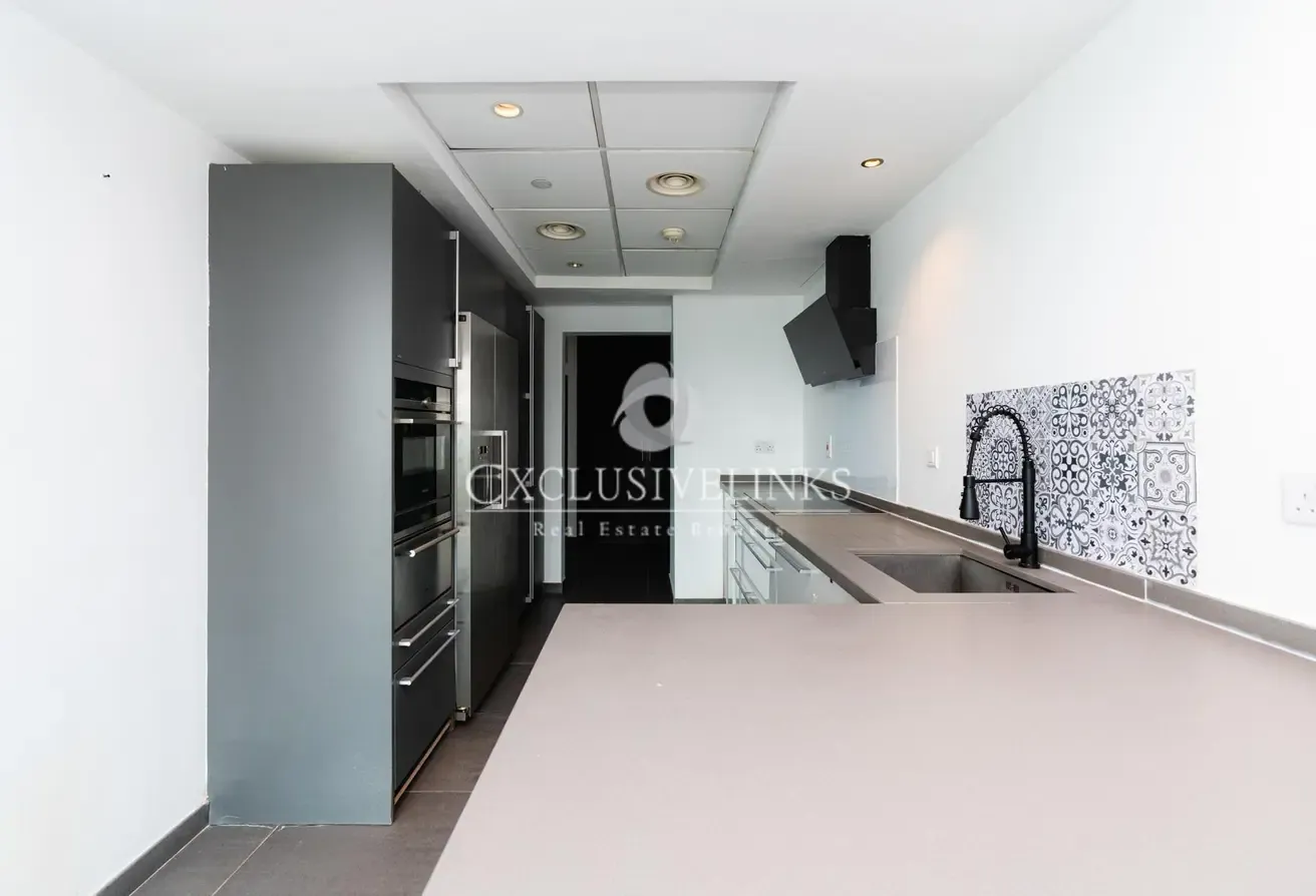Vacant | 2 Parking | Golf Course View