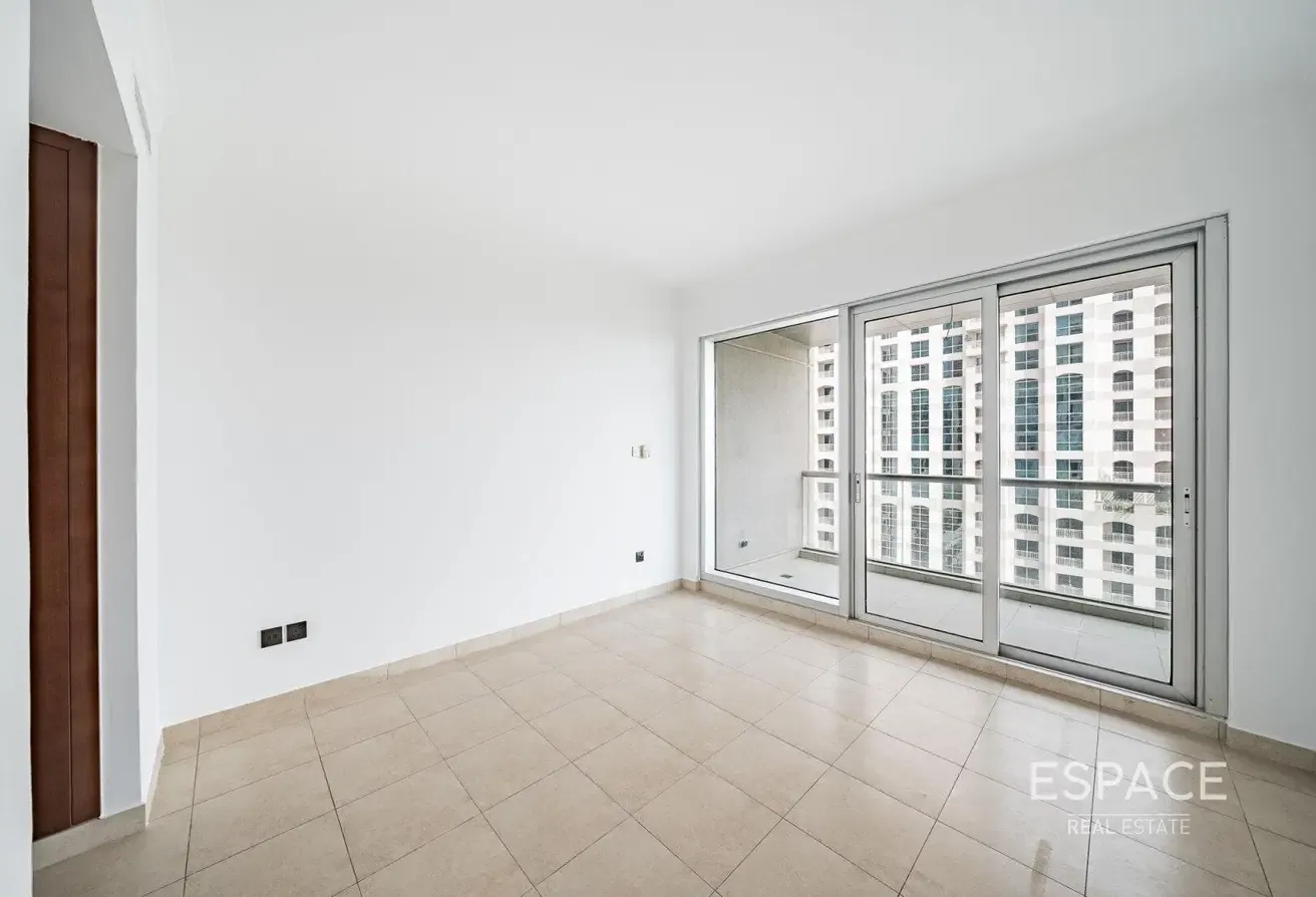 High Floor | Golf Course Views | Vacant Now | Huge