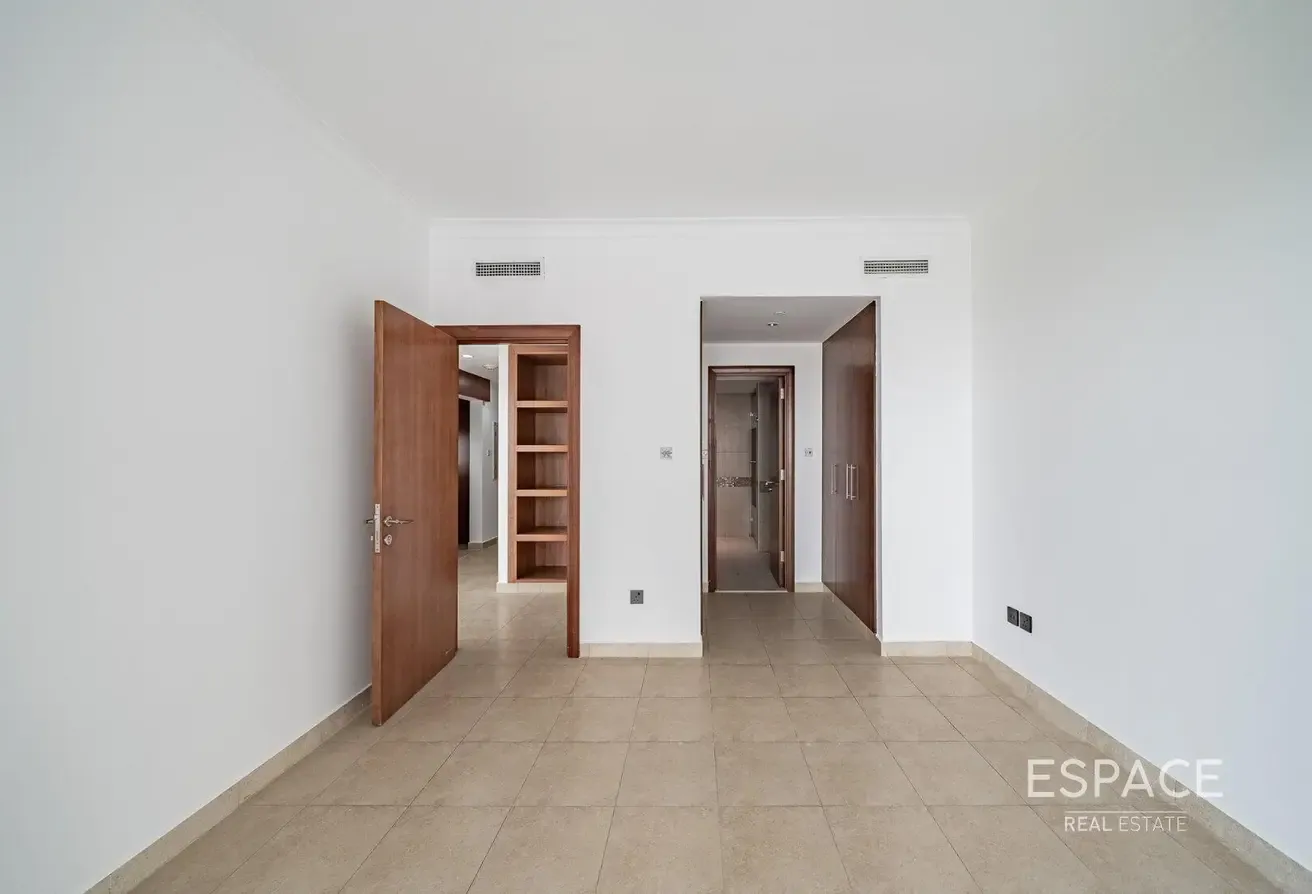 High Floor | Golf Course Views | Vacant Now | Huge