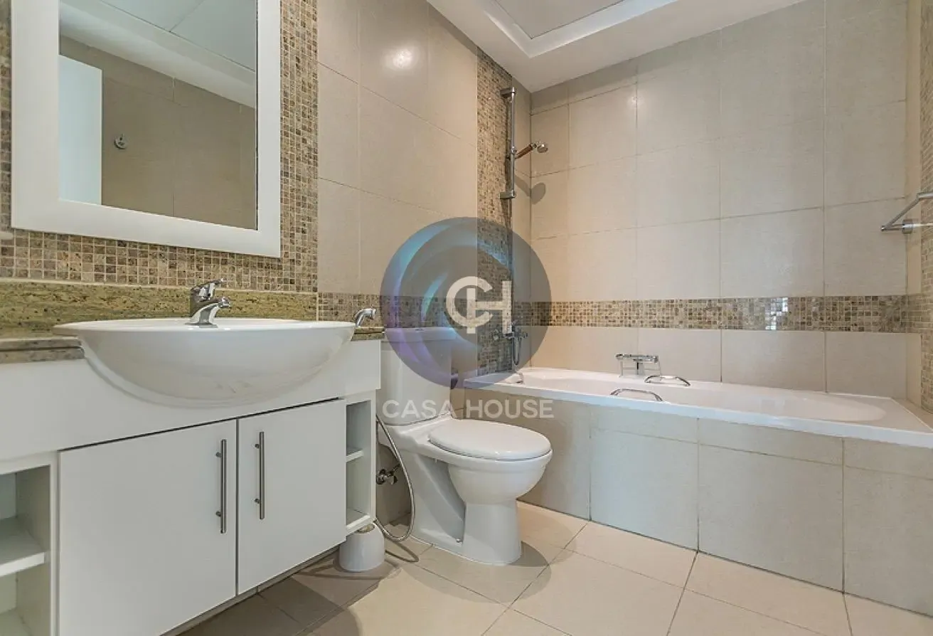 Upgraded | Golf Course View | Vacant | Tenanted