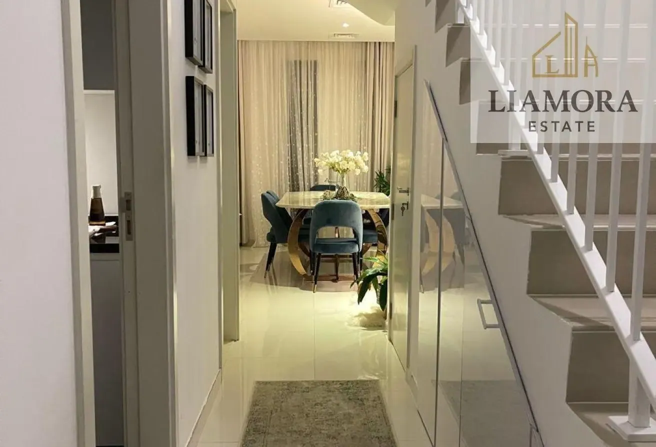 R2M | VACANT ON TRANSFER | UPGRADED | SPACIOUS