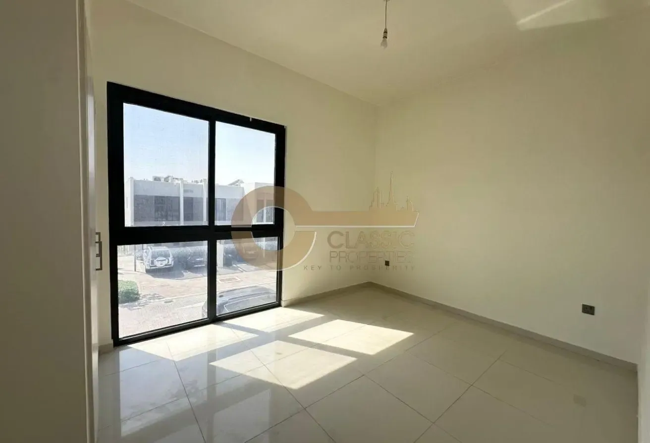 Spacious | Corner | Rented | Great Investment