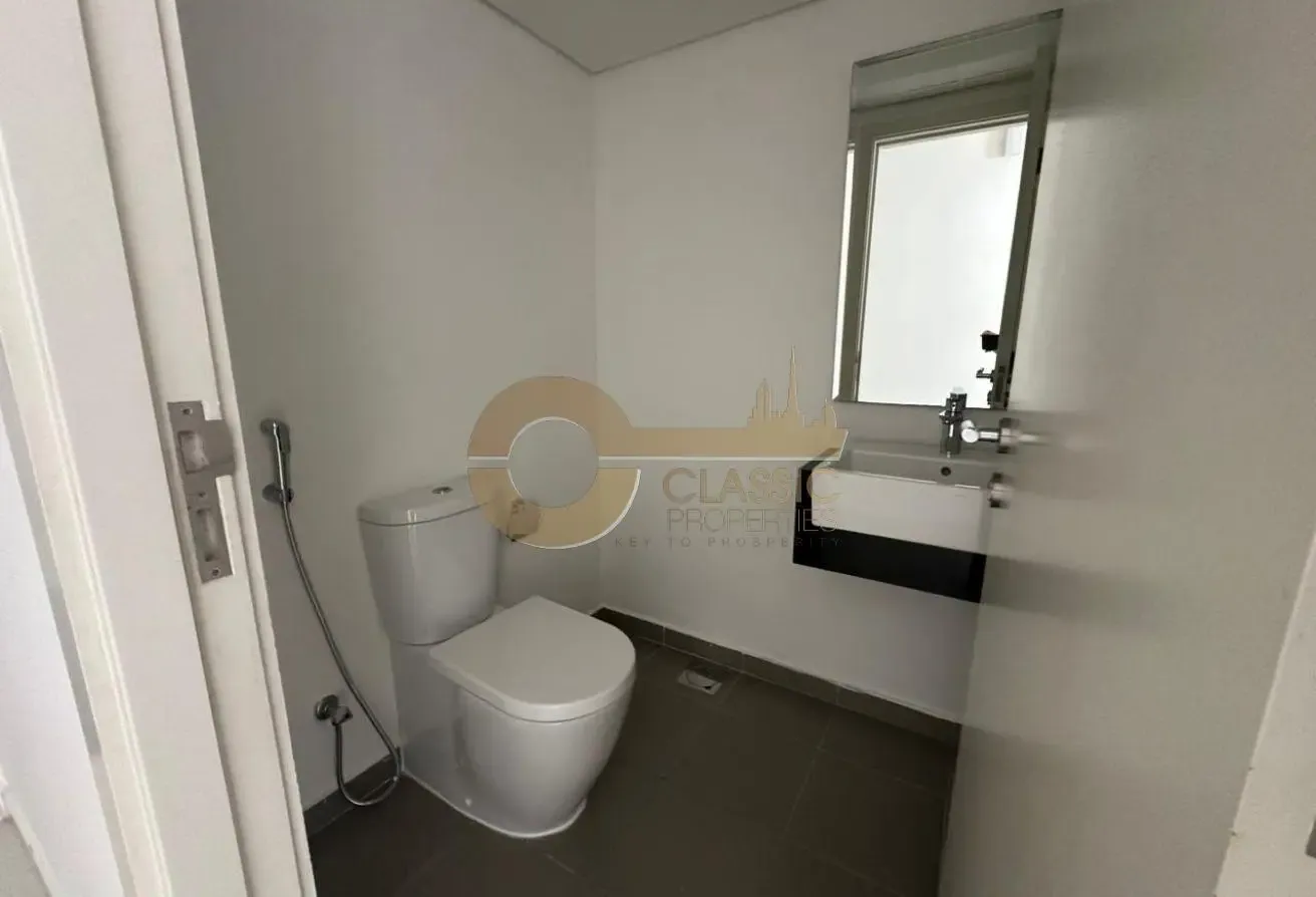 Spacious | Corner | Rented | Great Investment