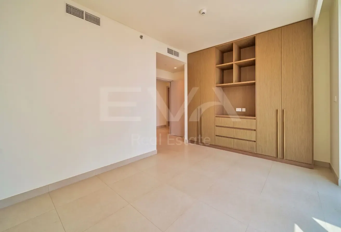 STUNNING SEA VIEW | UNFURNISHED | VACANT