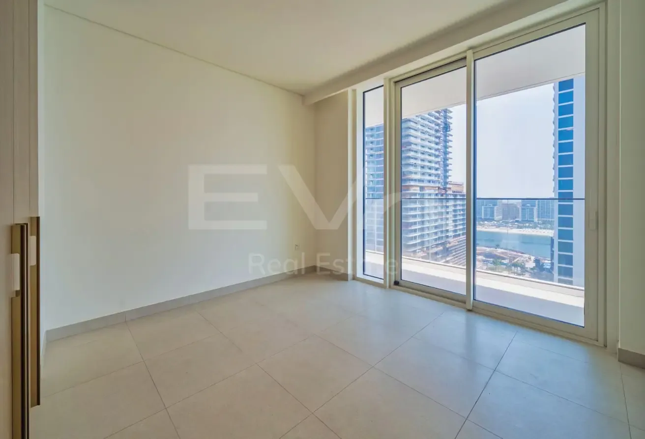 STUNNING SEA VIEW | UNFURNISHED | VACANT
