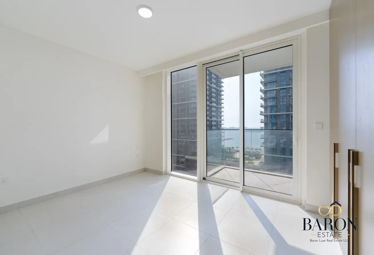 Marina View | Spacious | Corner Unit