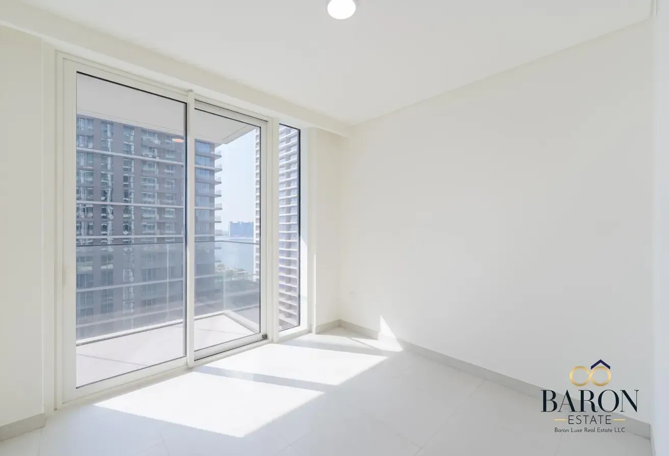 Marina View | Spacious | Corner Unit