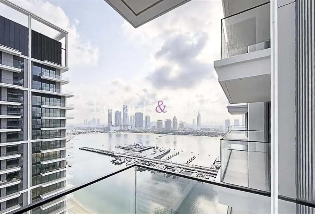 Marina Views | Brand New | Large Layout