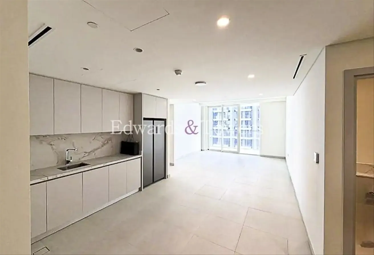 Marina Views | Brand New | Large Layout