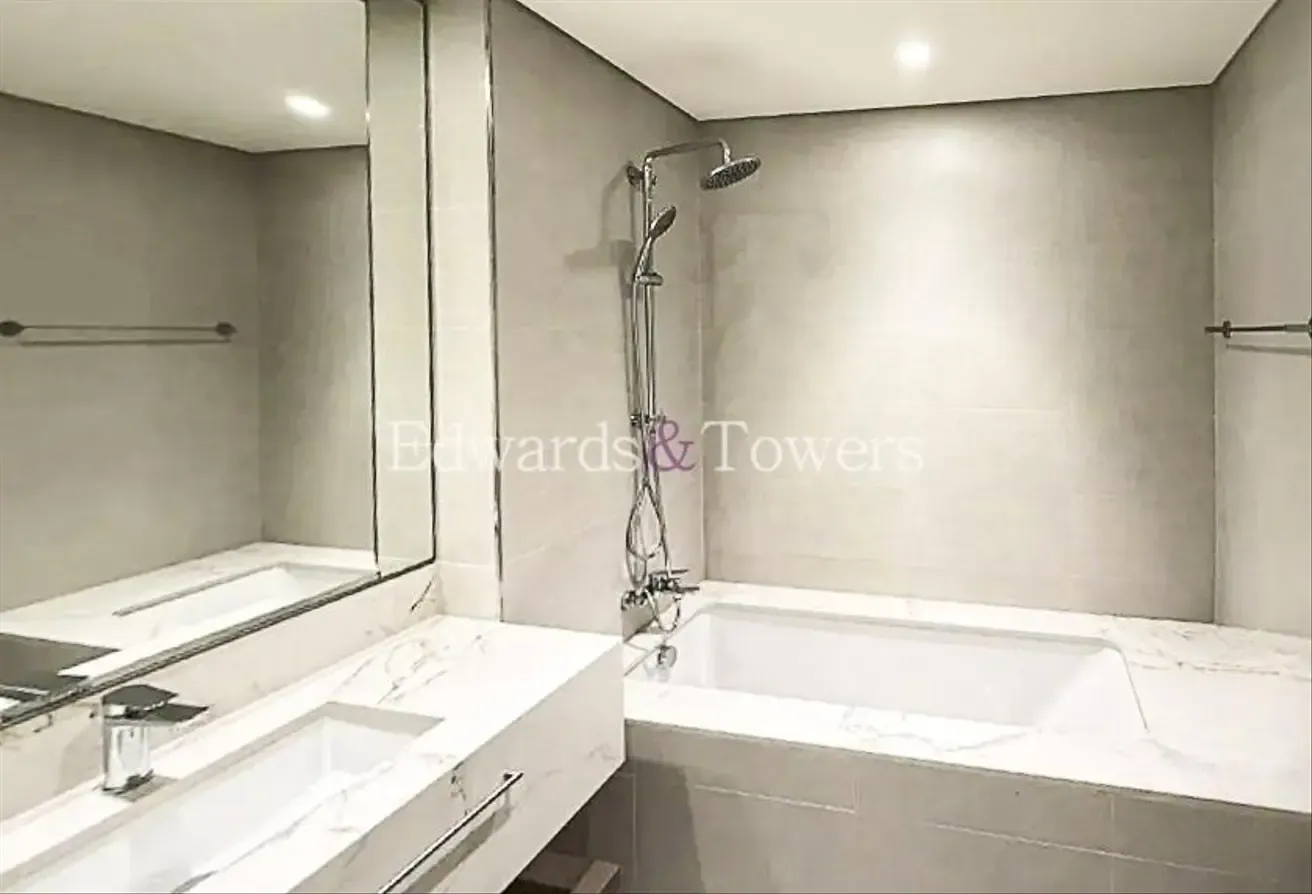 Marina Views | Brand New | Large Layout