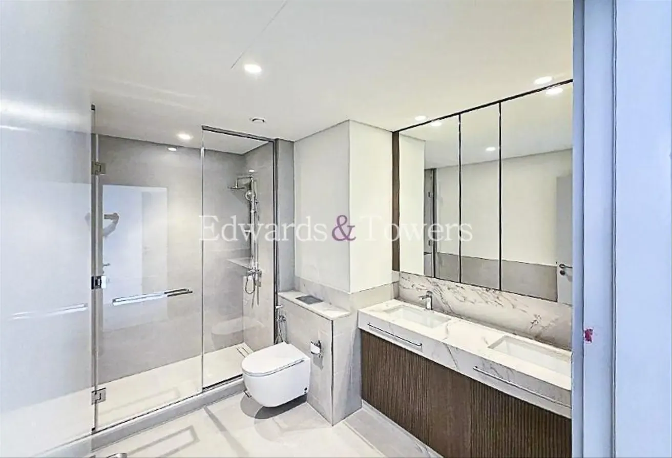 Marina Views | Brand New | Large Layout