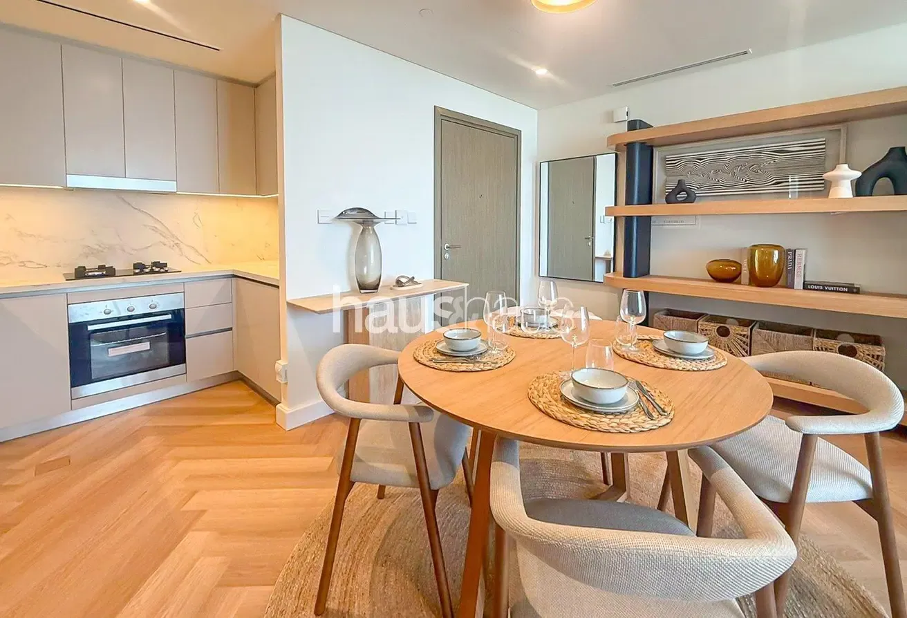 Park, Palm and Marina Views | Upgraded | Furnished