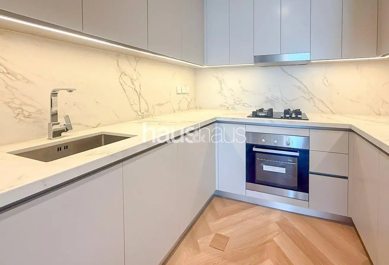 Park, Palm and Marina Views | Upgraded | Furnished