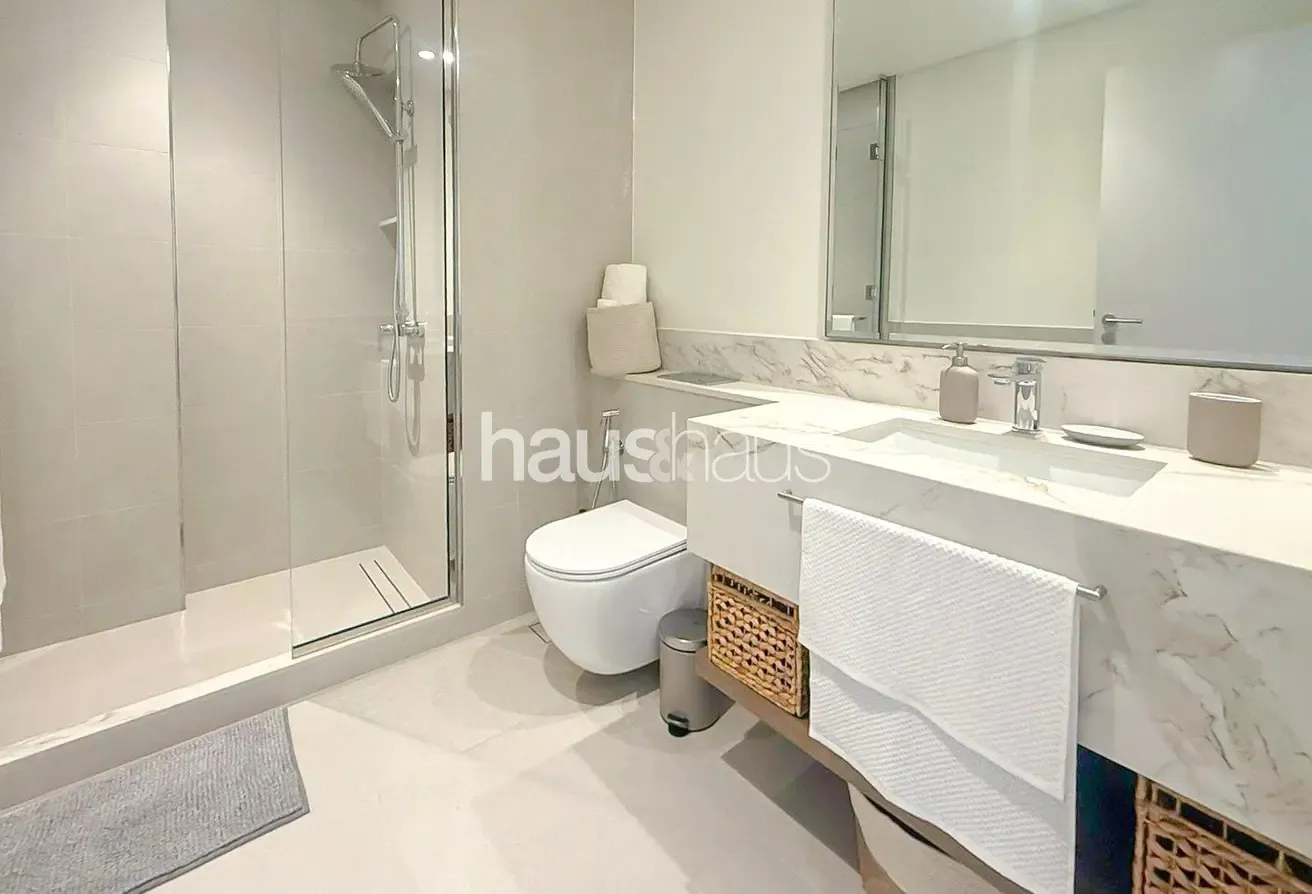 Park, Palm and Marina Views | Upgraded | Furnished