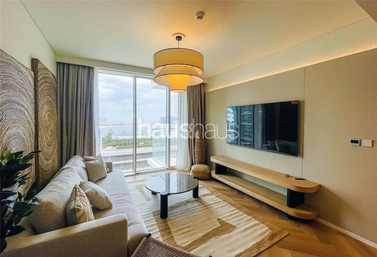 Park, Palm and Marina Views | Upgraded | Furnished