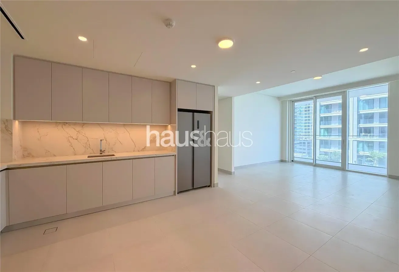 Private Beach Access | Vacant | Harbour Views