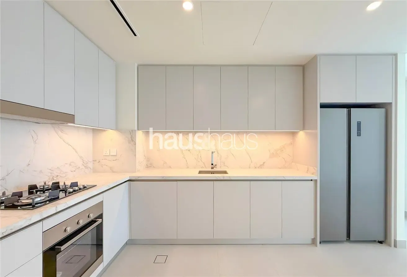 Private Beach Access | Vacant | Harbour Views