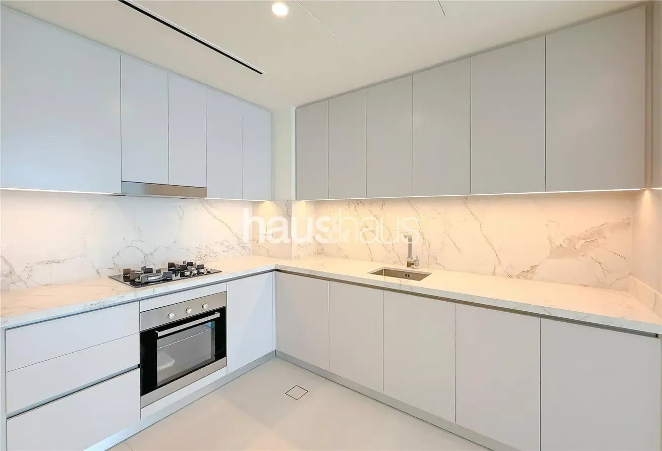 Private Beach Access | Vacant | Harbour Views