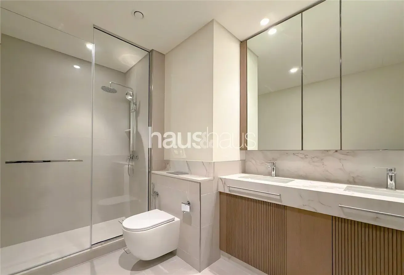 Private Beach Access | Vacant | Harbour Views
