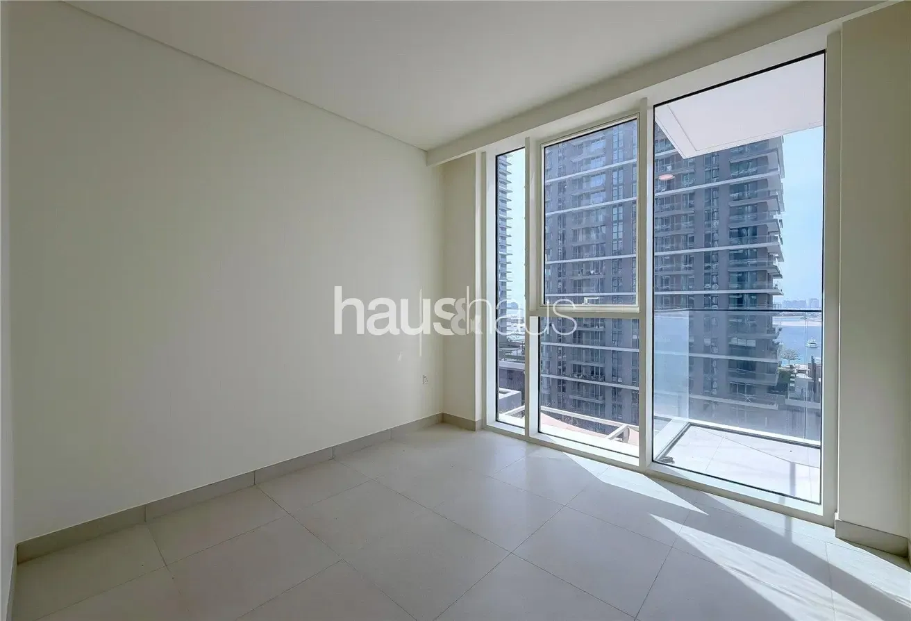 Private Beach Access | Vacant | Harbour Views