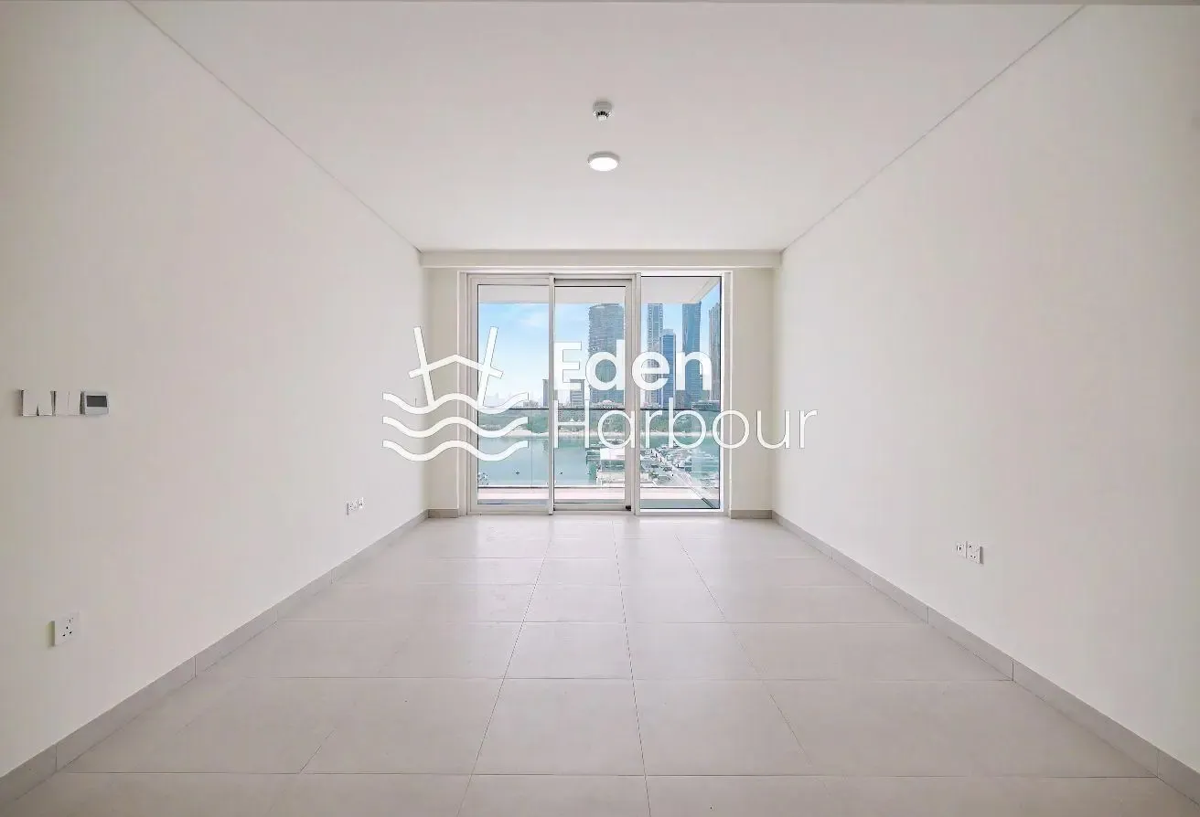 FULL HARBOUR VIEWS | VACANT | LOWER FLOOR