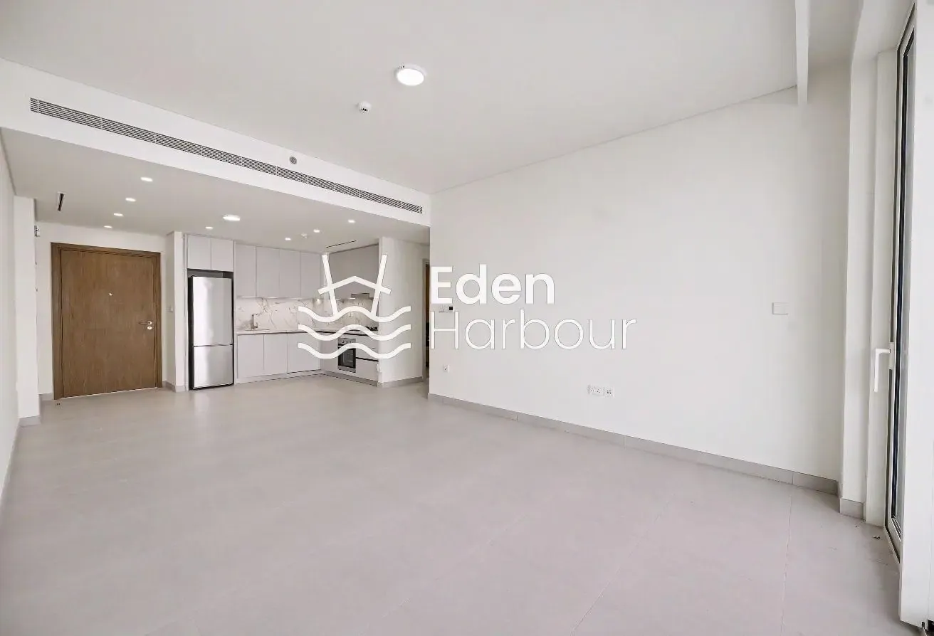 FULL HARBOUR VIEWS | VACANT | LOWER FLOOR