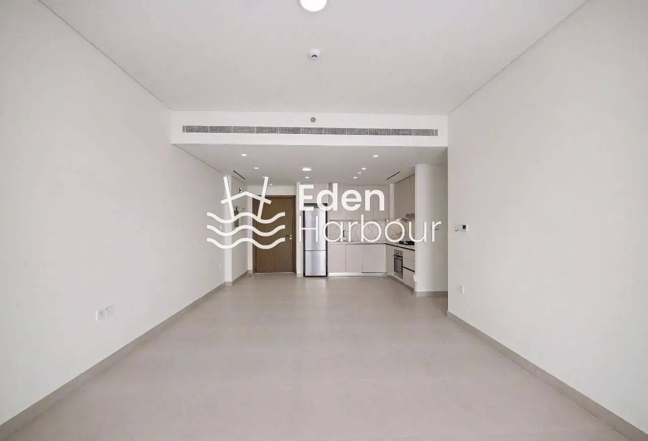 FULL HARBOUR VIEWS | VACANT | LOWER FLOOR