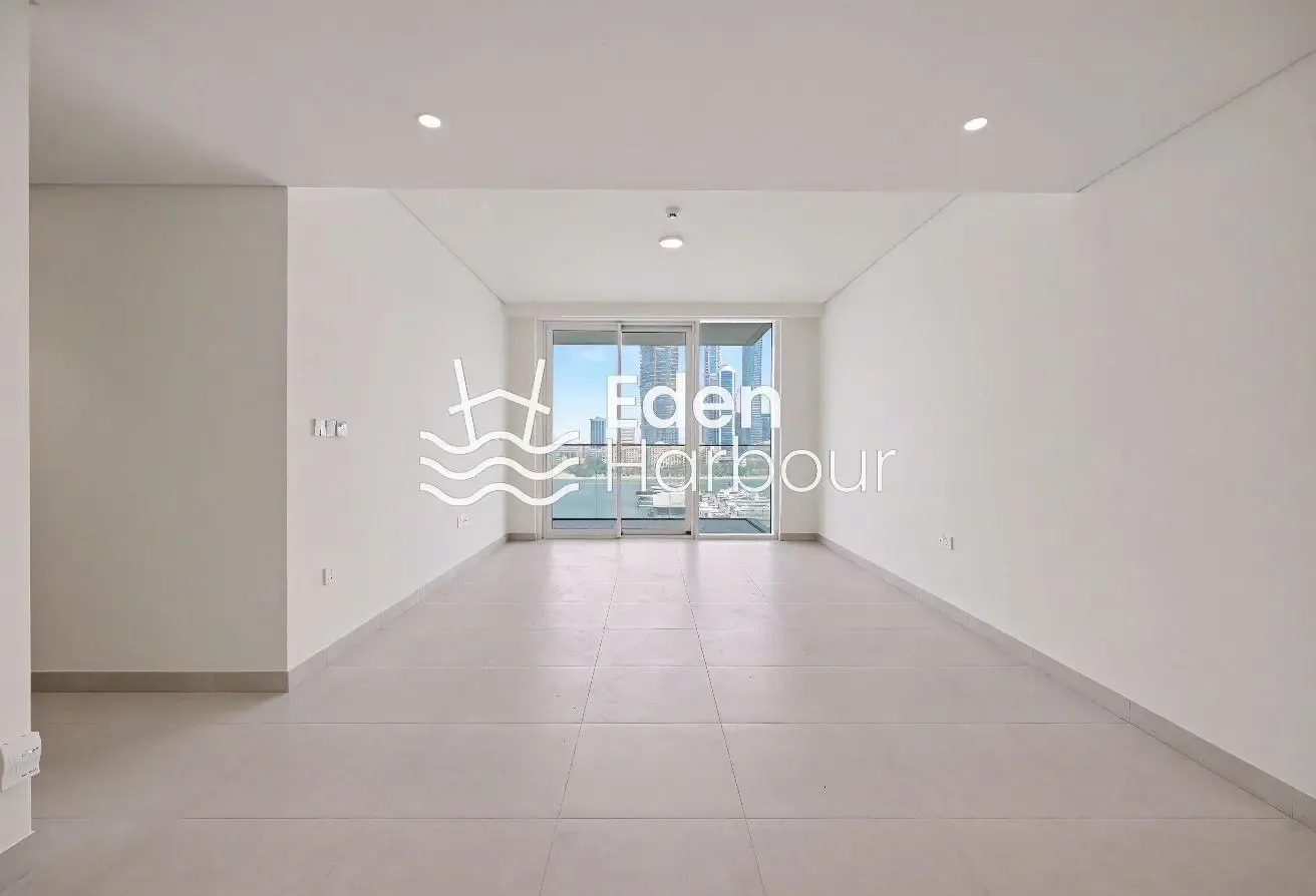 FULL HARBOUR VIEWS | VACANT | LOWER FLOOR