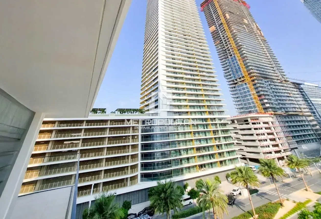 Sea View Living | Spacious Layout | Beach Access