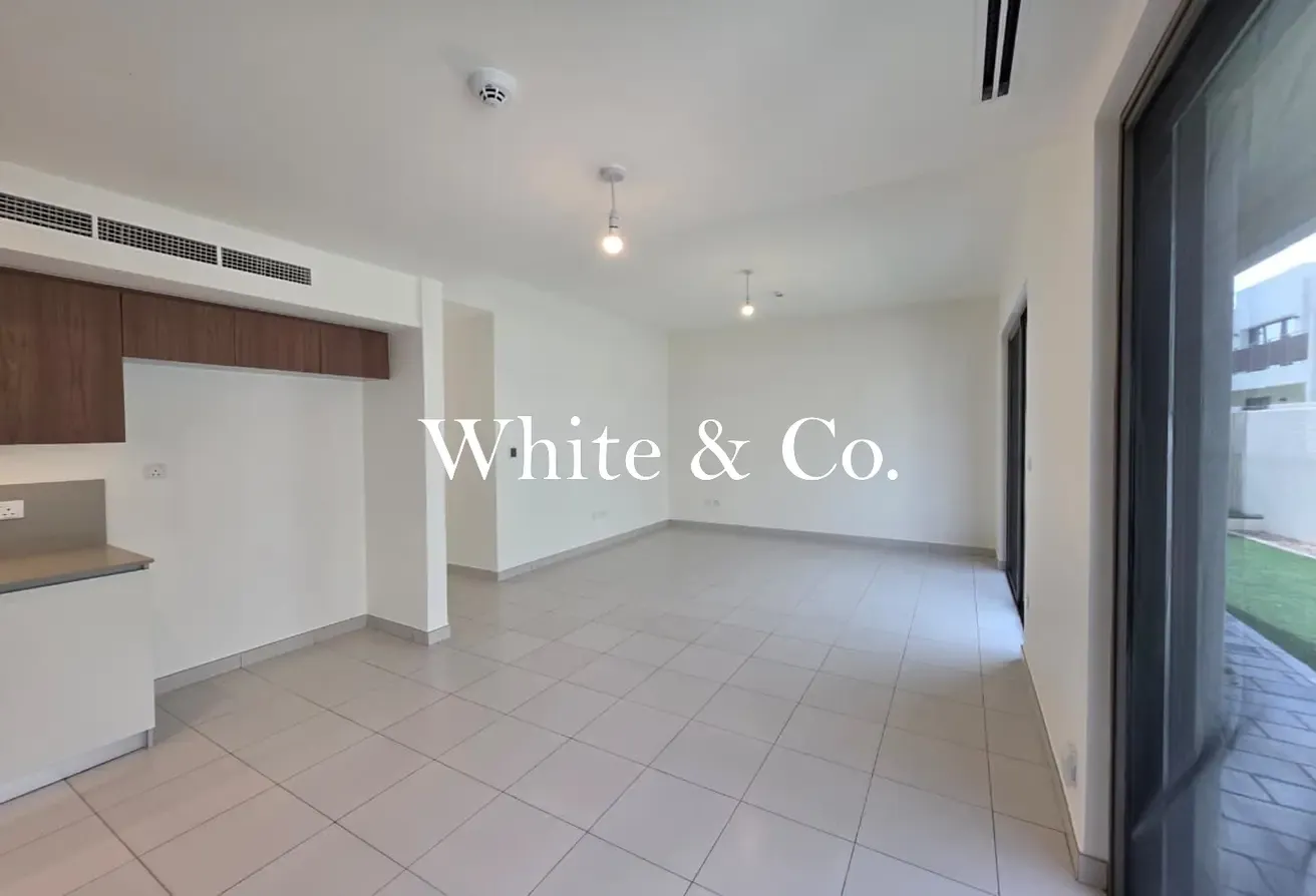 Single Row |   Vacant Now  | Landscaped
