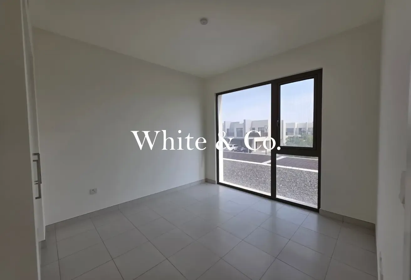 Single Row |   Vacant Now  | Landscaped