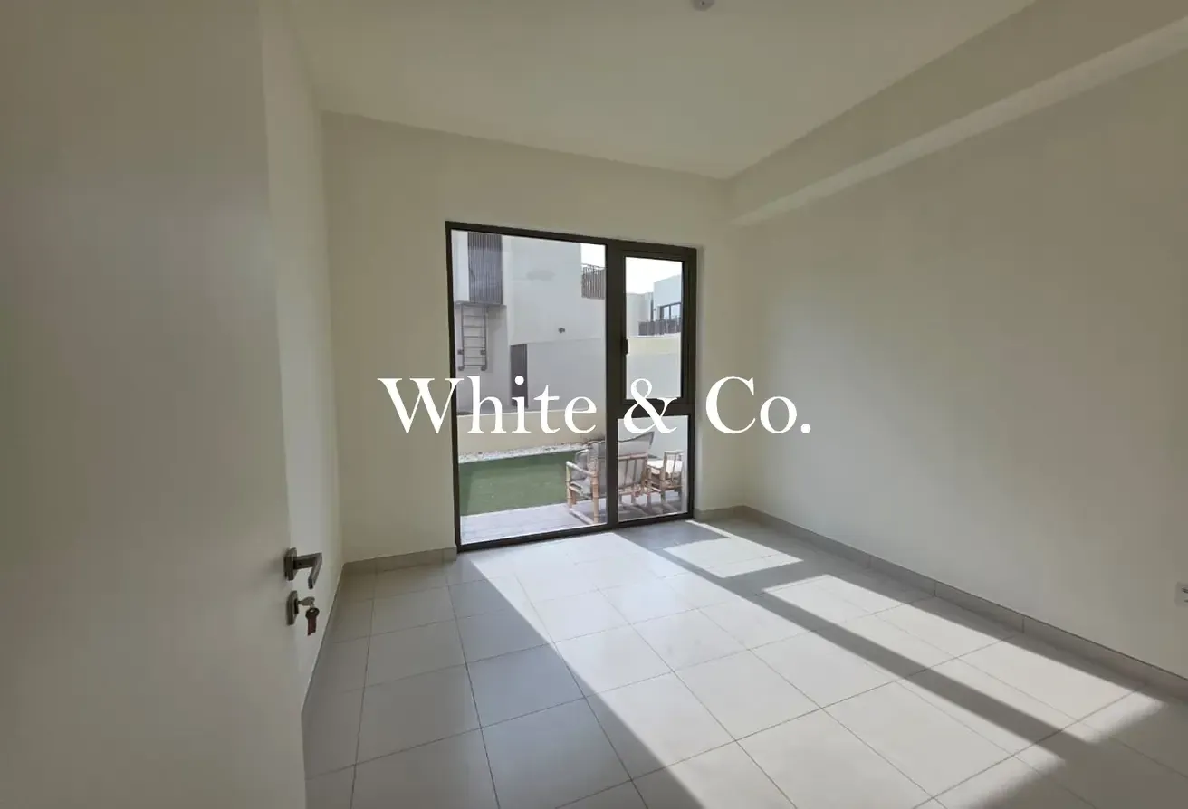 Single Row |   Vacant Now  | Landscaped