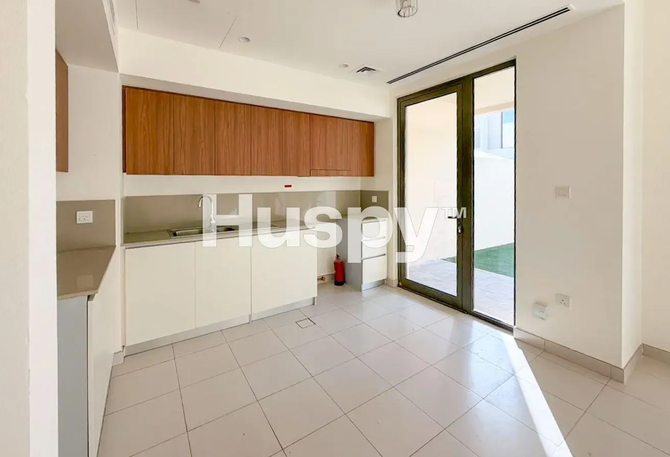 Close to Entrance | Unfurnished | Near Amenities