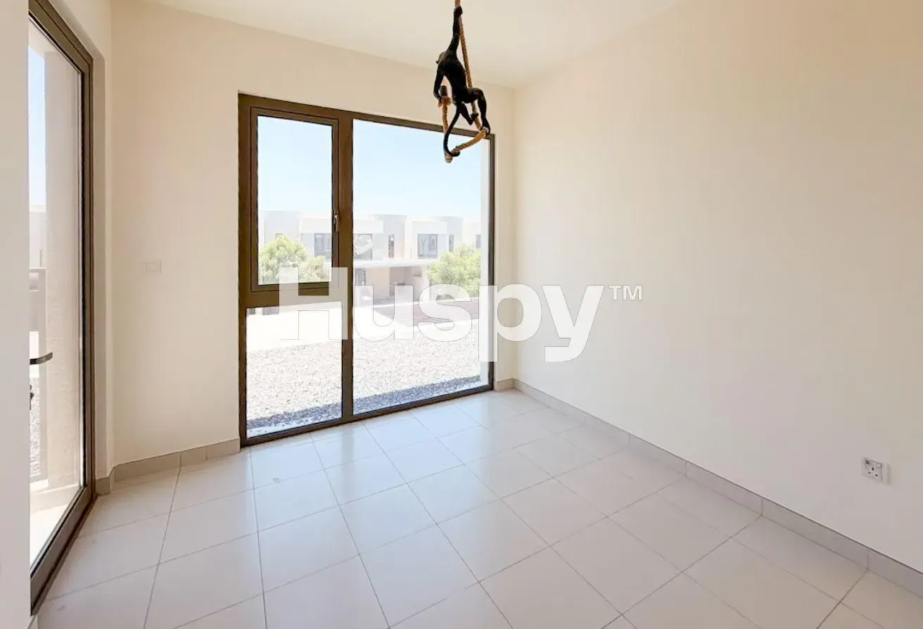 Close to Entrance | Unfurnished | Near Amenities