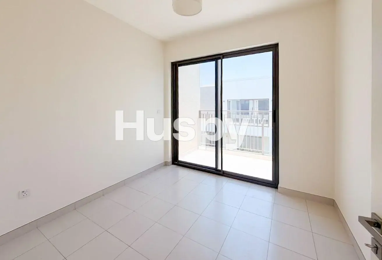 Close to Entrance | Unfurnished | Near Amenities