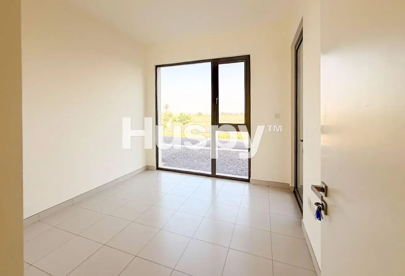 Close to Entrance | Unfurnished | Near Amenities