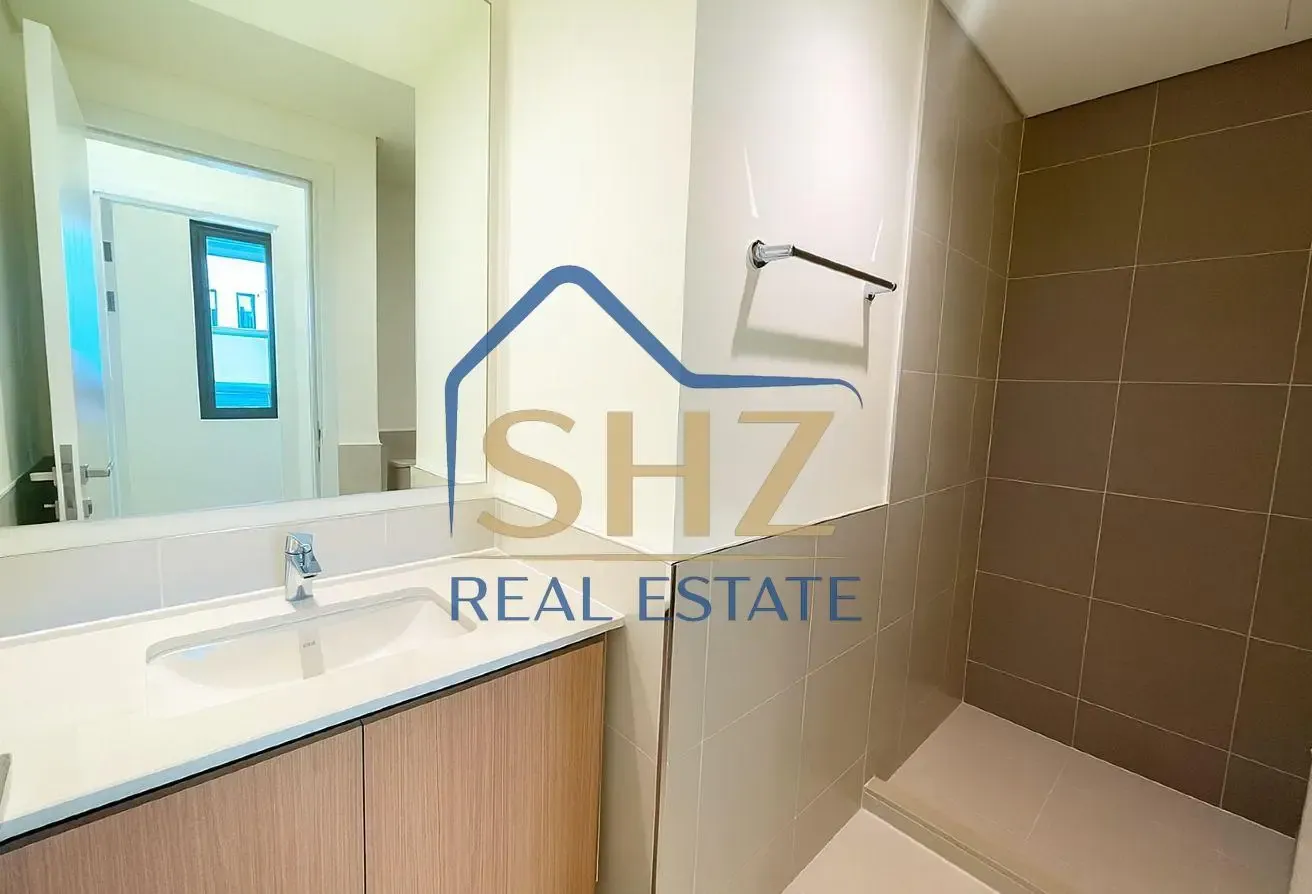 Corner |Single Row |Rented | Landscaped |No Agents