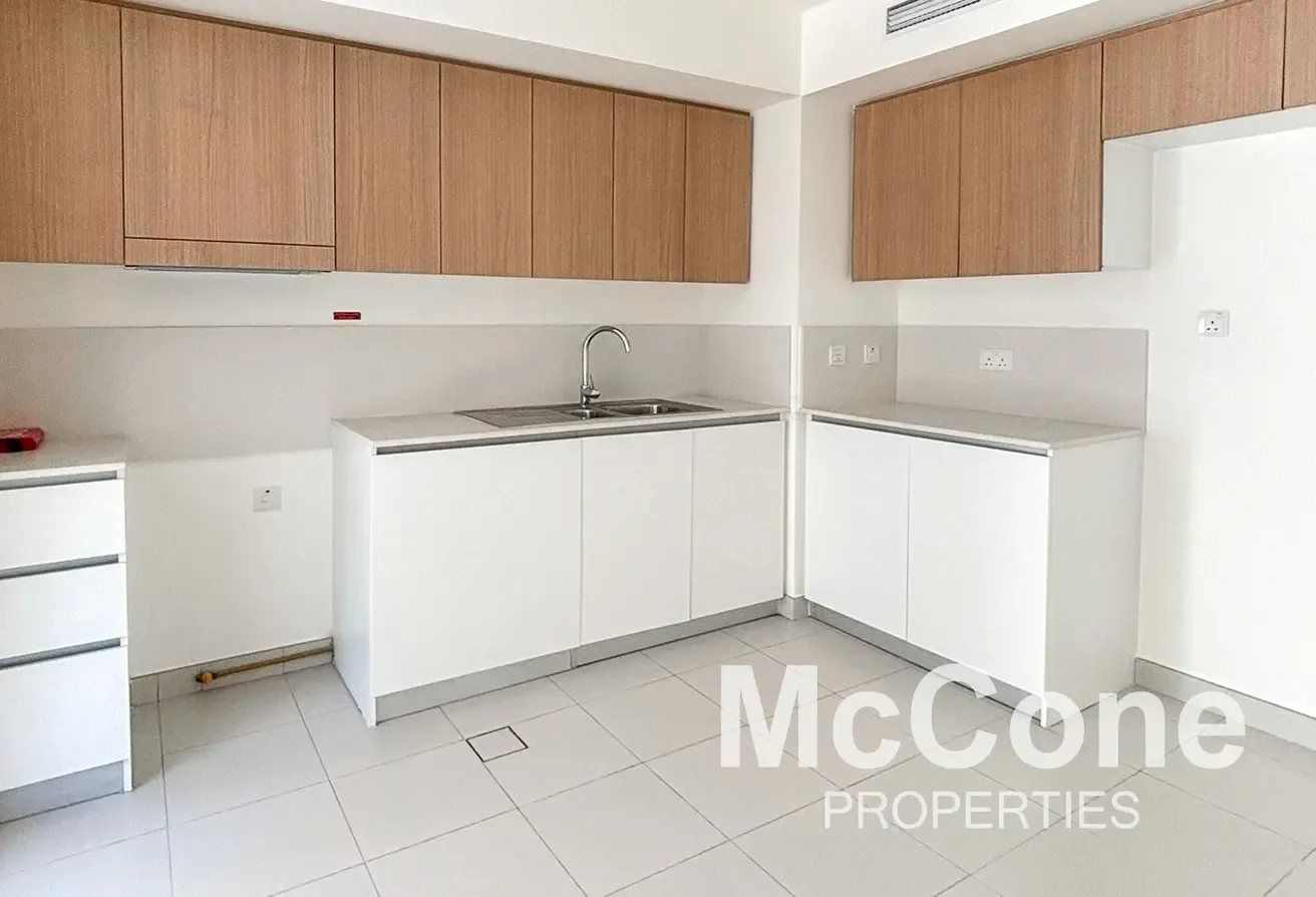 Vacant | B2B | Investor Deal | Genuine | Vastu